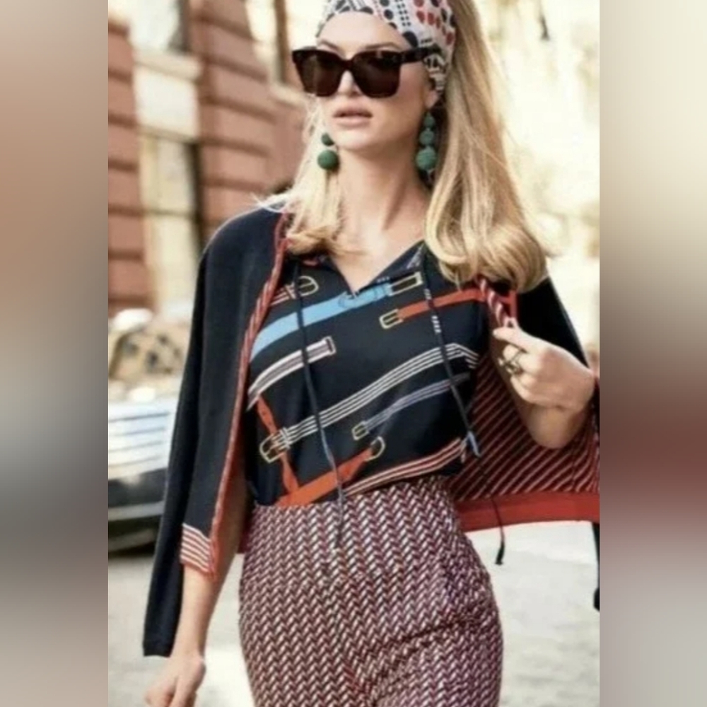 Cabi 5736 Hold up top